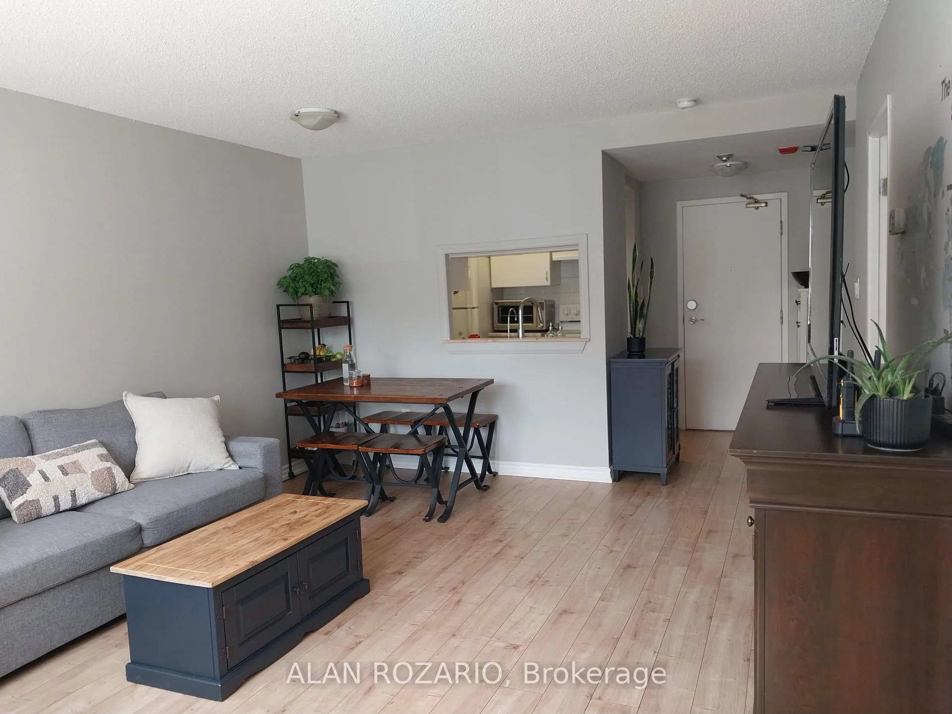 Photo 13 of Unit 103, 8351 Mclaughlin Road S, Brampton, Brampton South — HOMEH