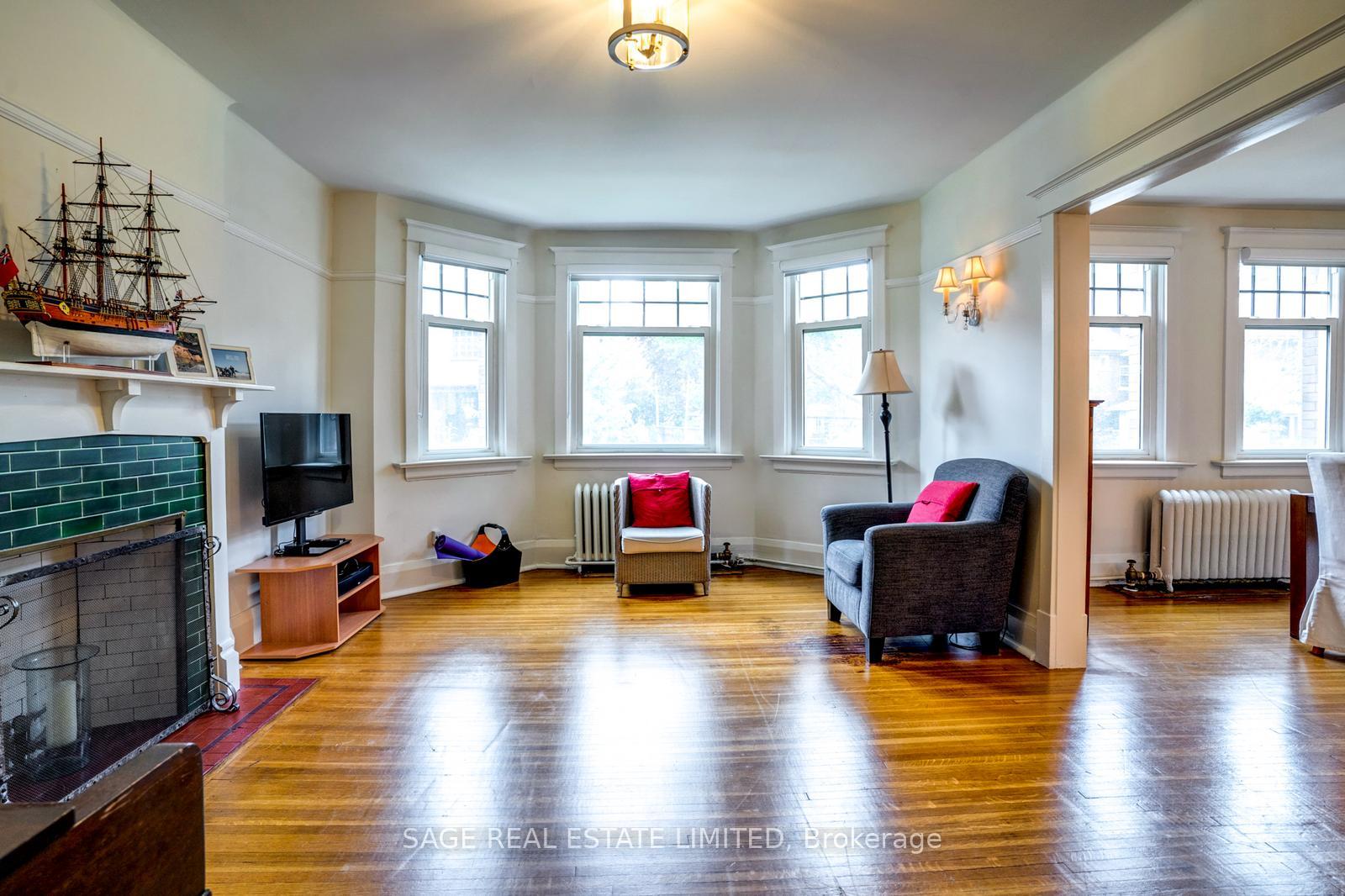 Photo 4 of Unit 8, 3 Lonsdale Road, Toronto, Yonge-St. Clair — HOMEH
