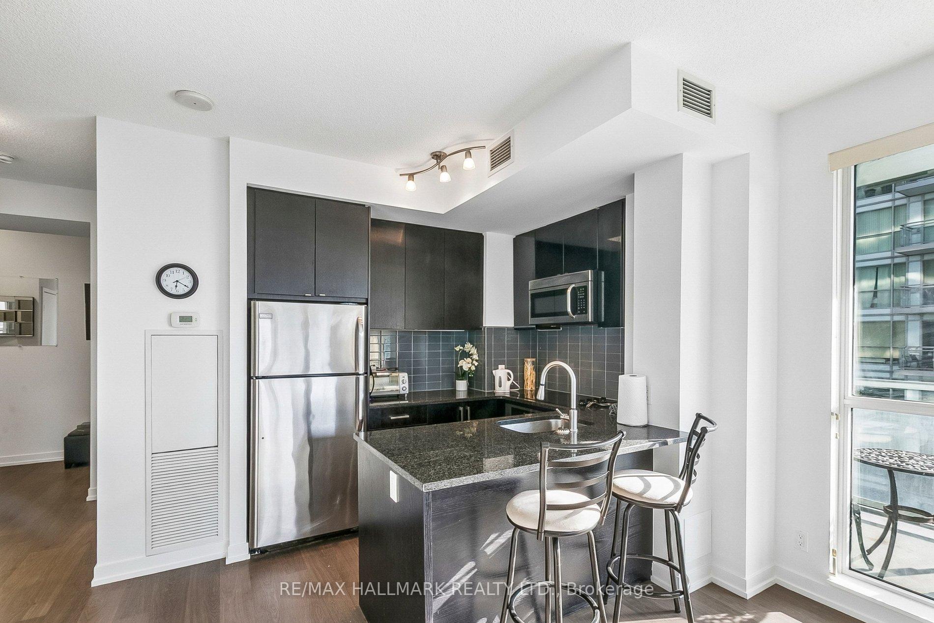 Photo 2 of Unit 1212, 98 Lillian Street, Toronto, Mount Pleasant West — HOMEH