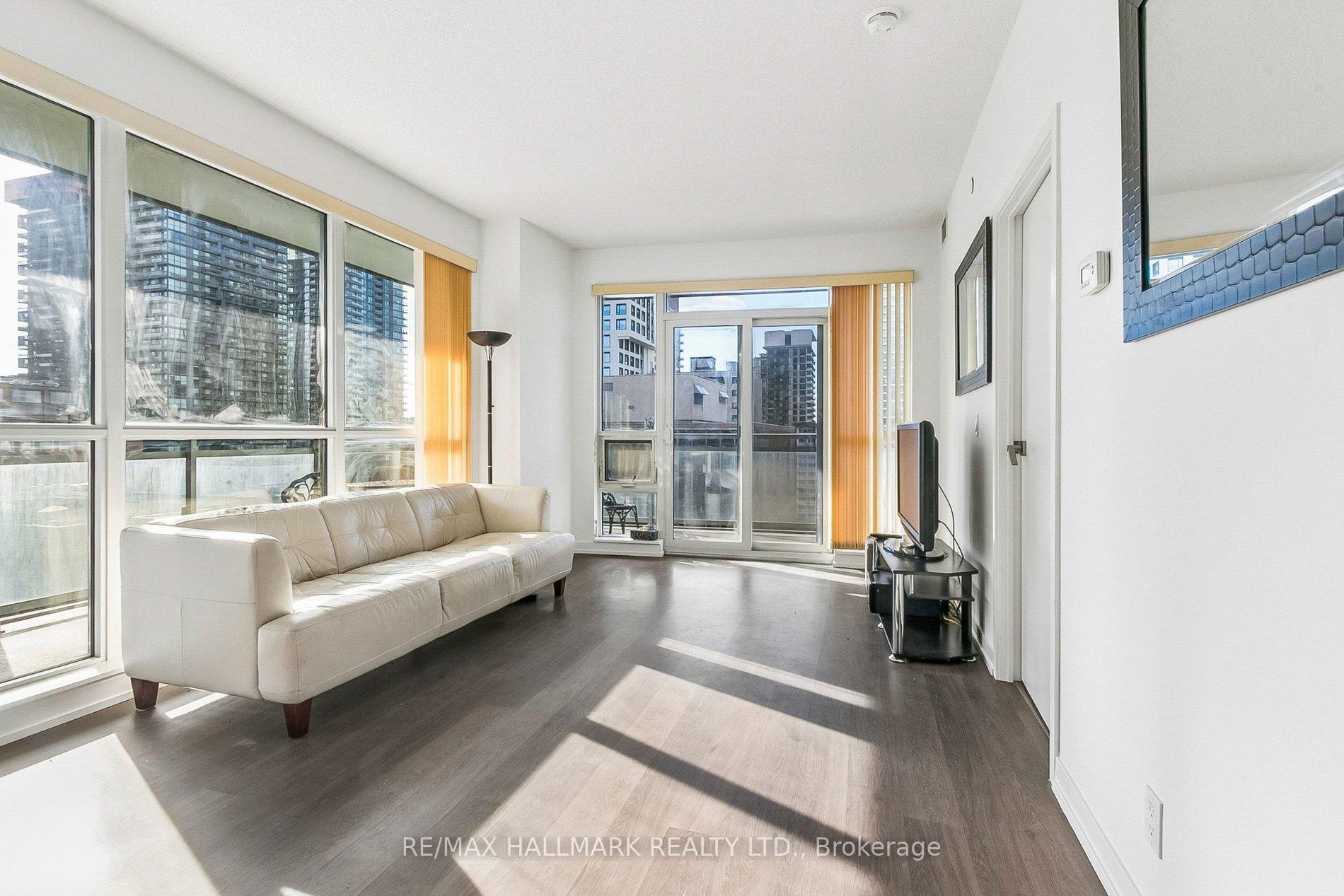 Photo 3 of Unit 1212, 98 Lillian Street, Toronto, Mount Pleasant West — HOMEH