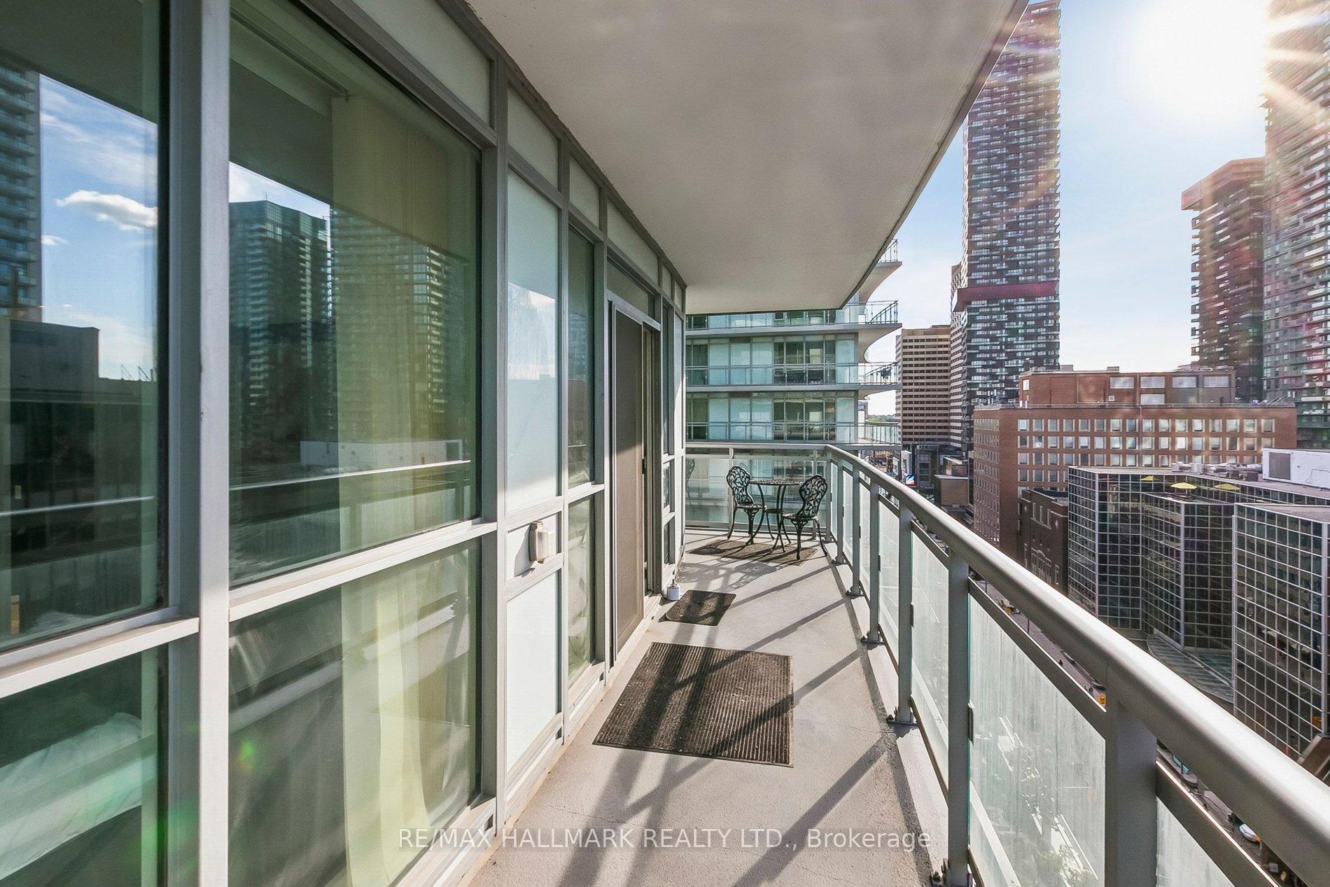 Photo 5 of Unit 1212, 98 Lillian Street, Toronto, Mount Pleasant West — HOMEH