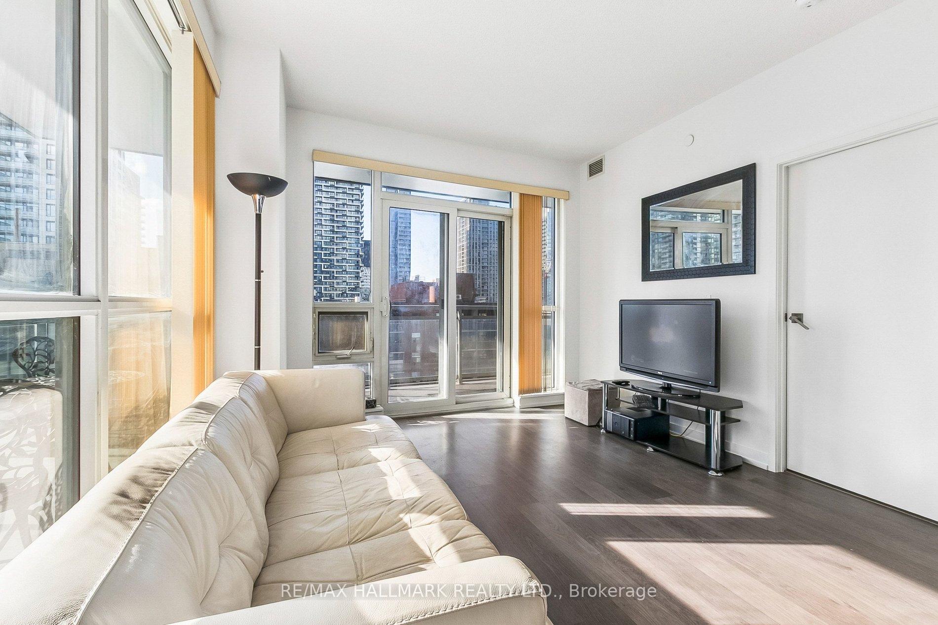 Photo 8 of Unit 1212, 98 Lillian Street, Toronto, Mount Pleasant West — HOMEH