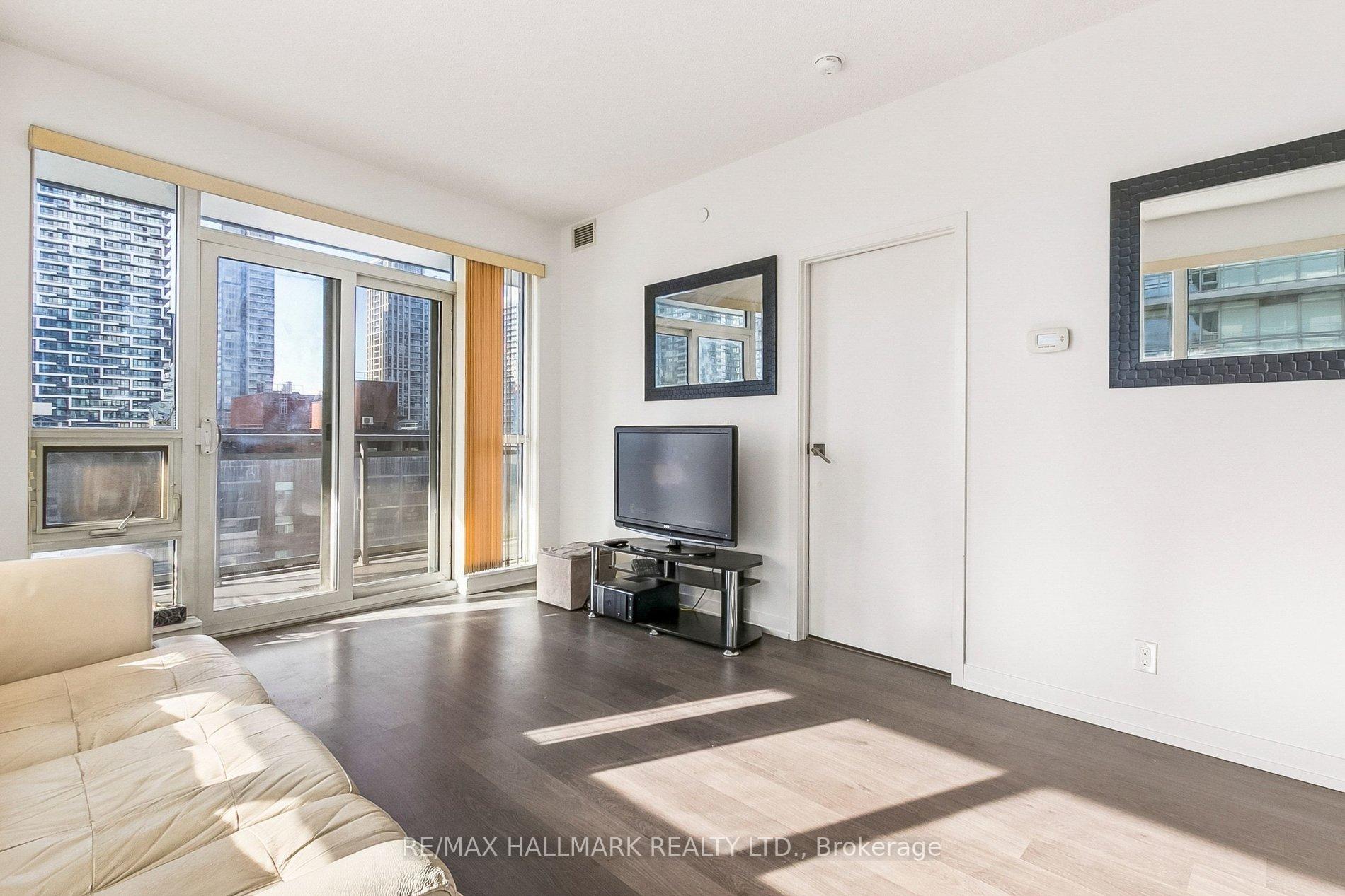 Photo 9 of Unit 1212, 98 Lillian Street, Toronto, Mount Pleasant West — HOMEH