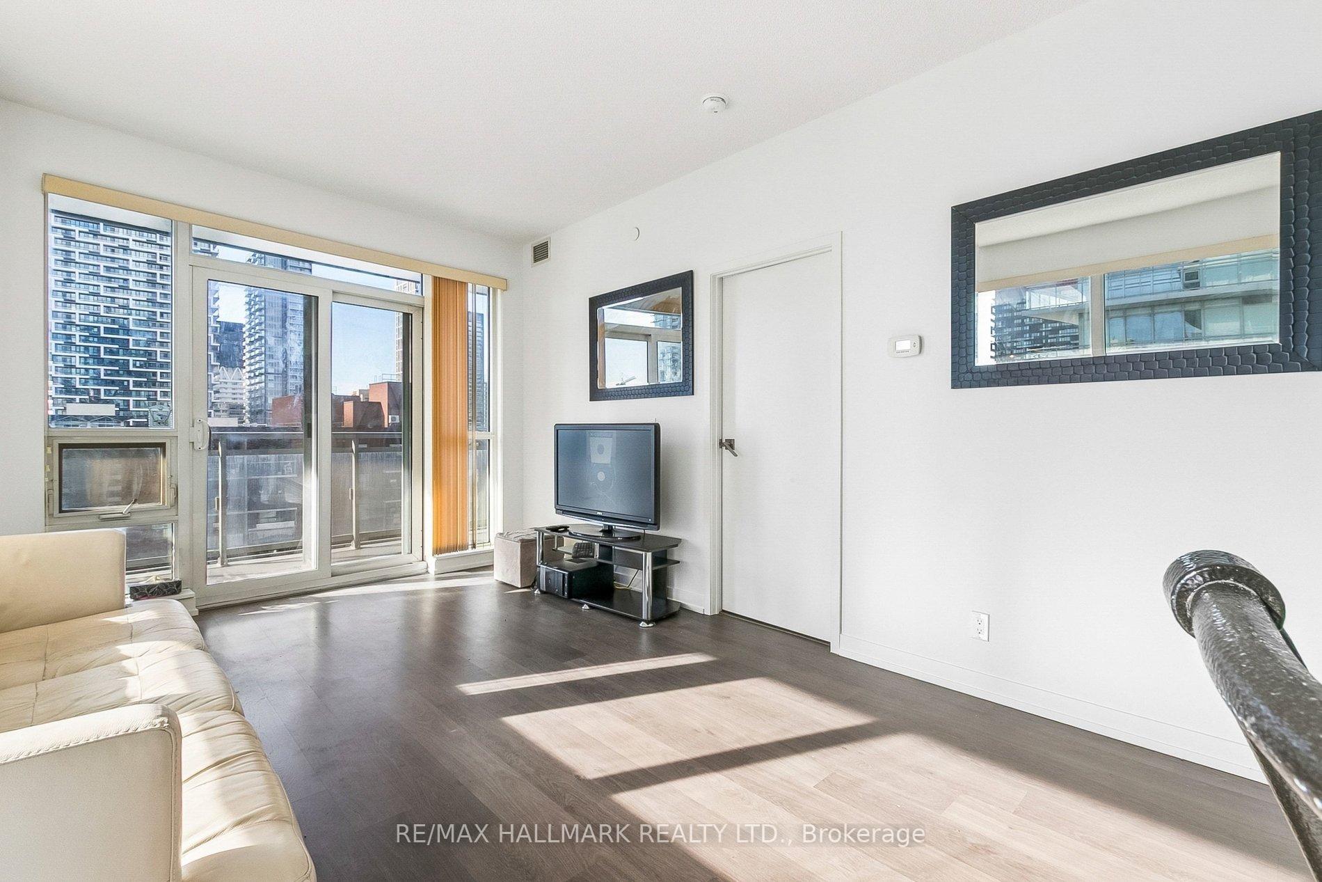 Photo 11 of Unit 1212, 98 Lillian Street, Toronto, Mount Pleasant West — HOMEH