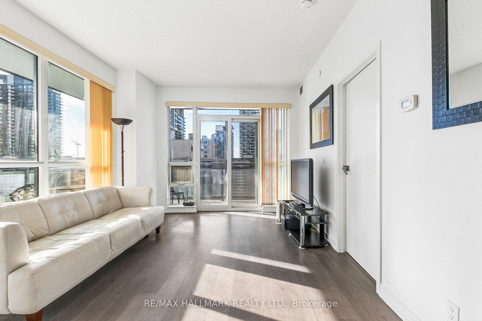 Photo 13 of Unit 1212, 98 Lillian Street, Toronto, Mount Pleasant West — HOMEH