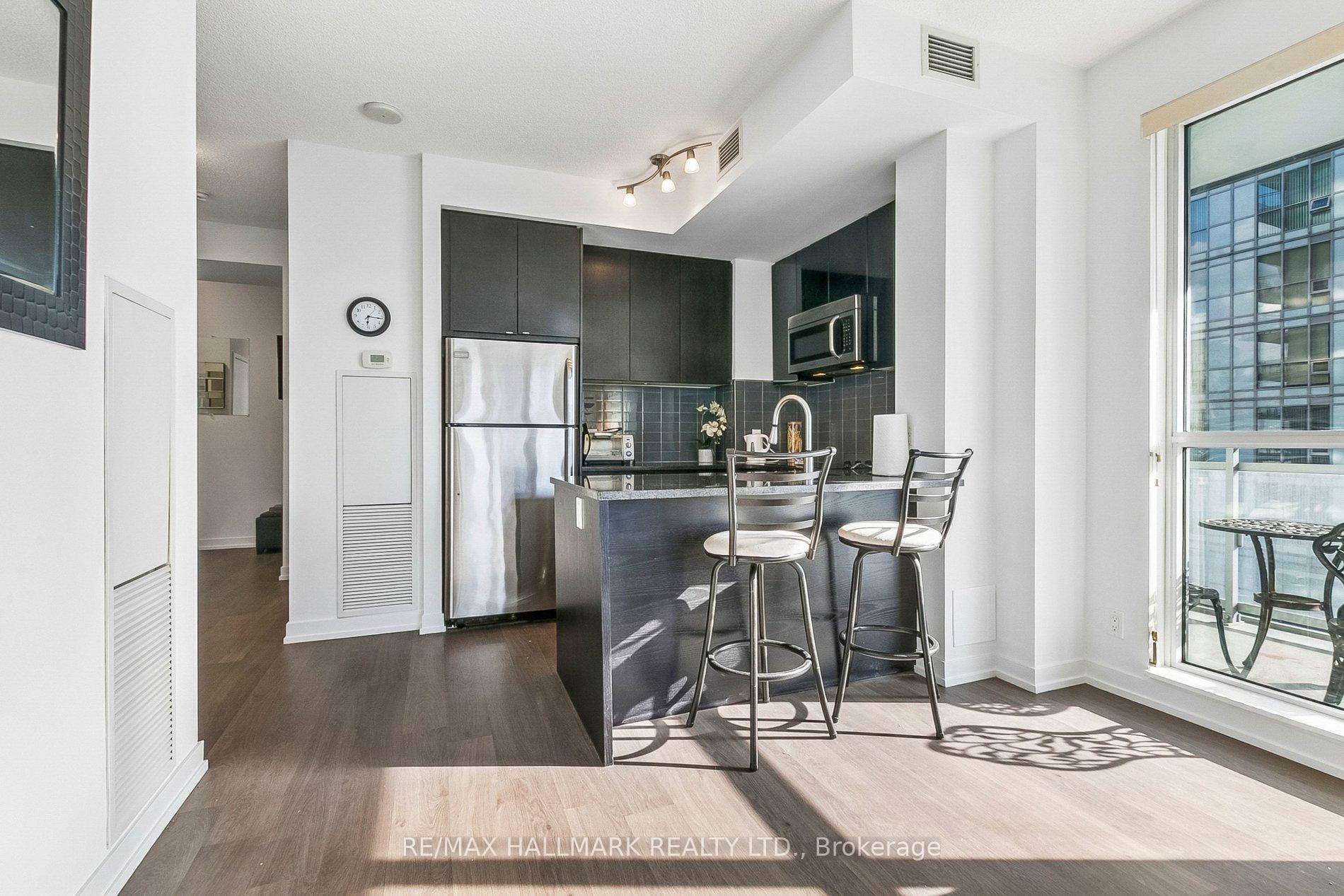 Photo 14 of Unit 1212, 98 Lillian Street, Toronto, Mount Pleasant West — HOMEH