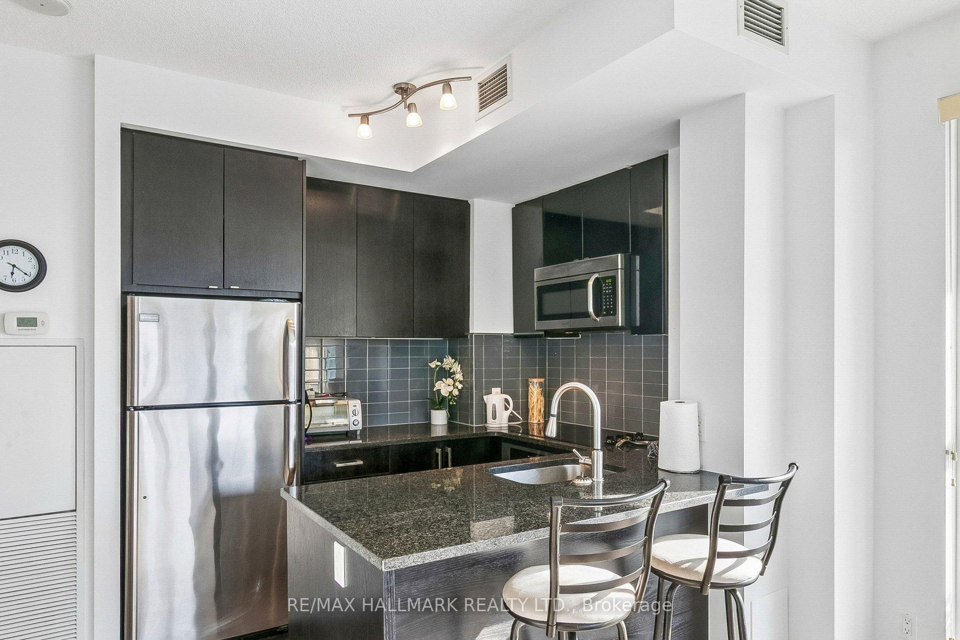 Photo 15 of Unit 1212, 98 Lillian Street, Toronto, Mount Pleasant West — HOMEH