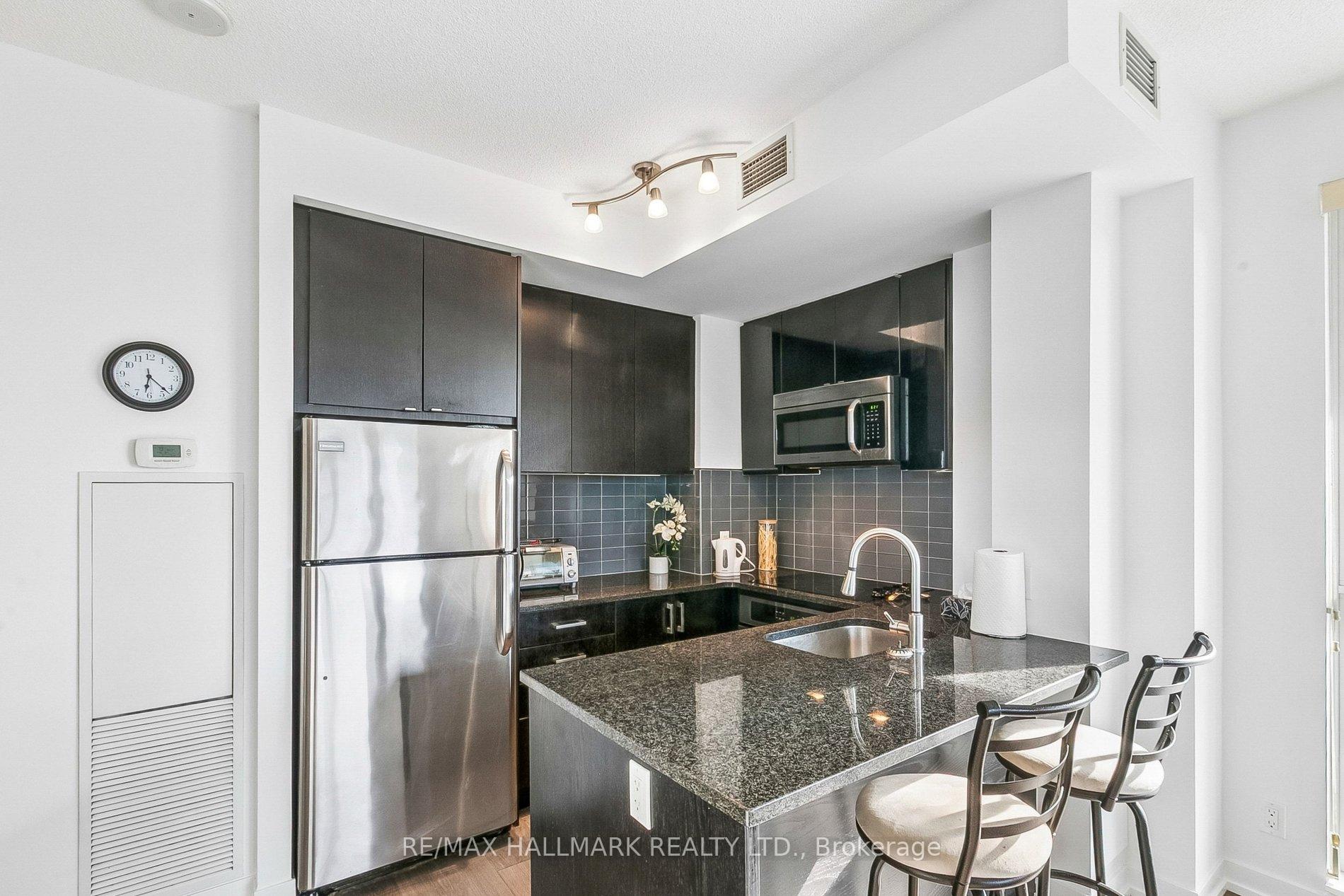 Photo 17 of Unit 1212, 98 Lillian Street, Toronto, Mount Pleasant West — HOMEH