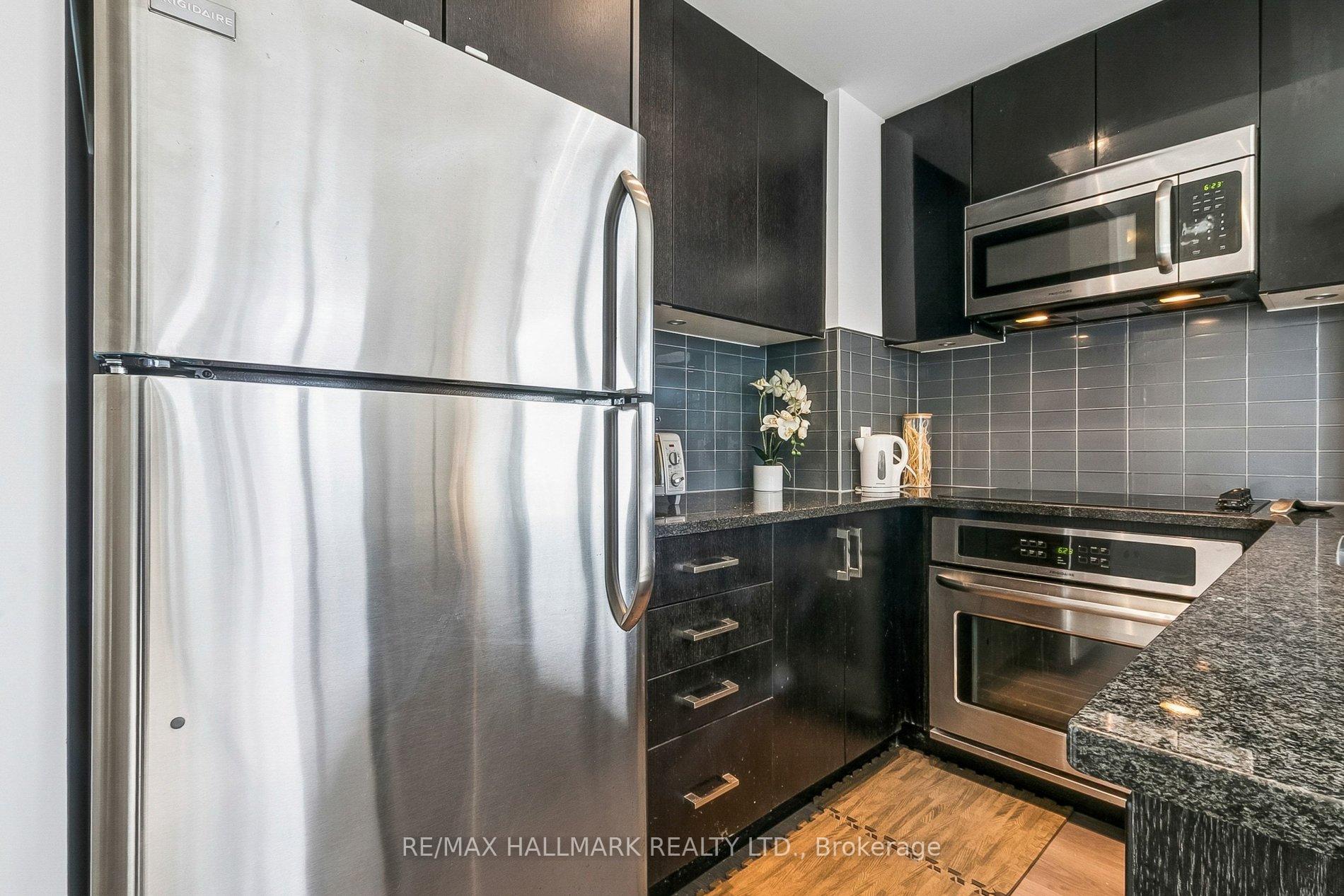 Photo 19 of Unit 1212, 98 Lillian Street, Toronto, Mount Pleasant West — HOMEH