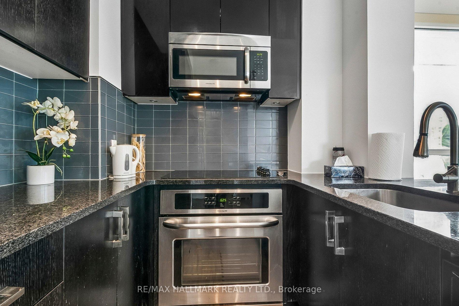 Photo 20 of Unit 1212, 98 Lillian Street, Toronto, Mount Pleasant West — HOMEH