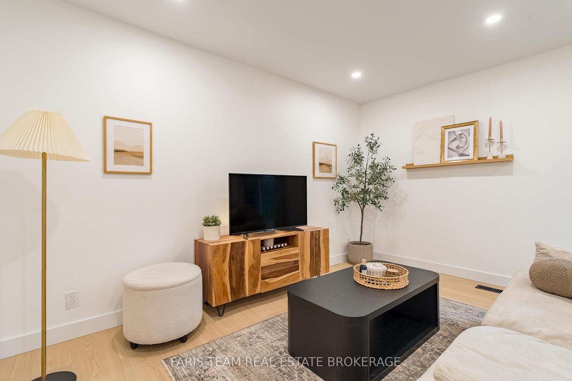 Photo 11 of 47 Sandsprings Crescent, Essa, Angus — HOMEH
