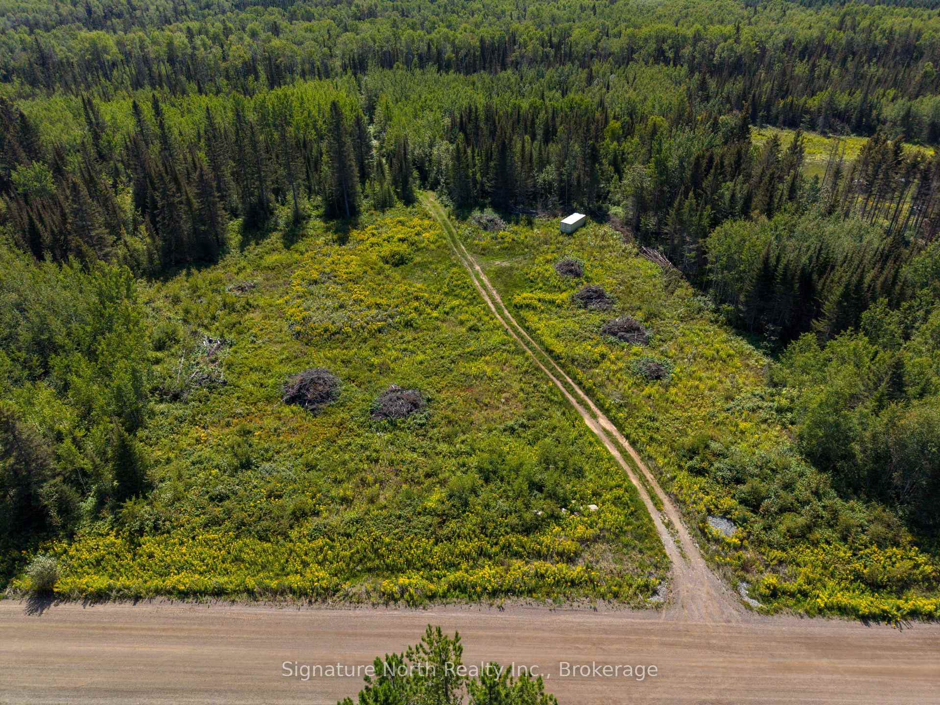 Photo 2 of 1051 Red Pine Way, Thunder Bay, McIntyre South — HOMEH