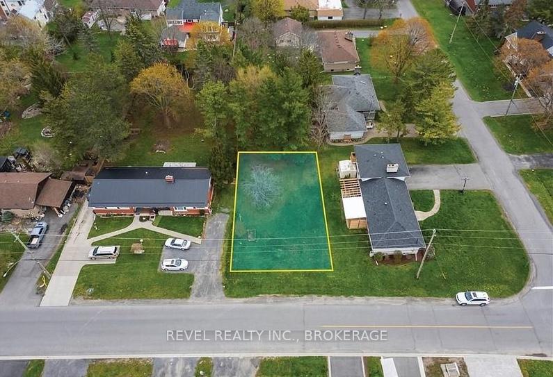 Photo 1 of 5 Manitou Crescent, Loyalist, Amherstview — HOMEH