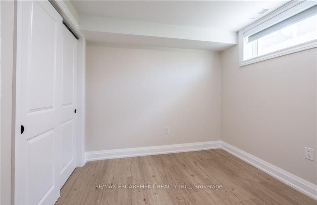 Photo 9 of Unit D, 80 Irene Avenue, Hamilton, Stoney Creek — HOMEH