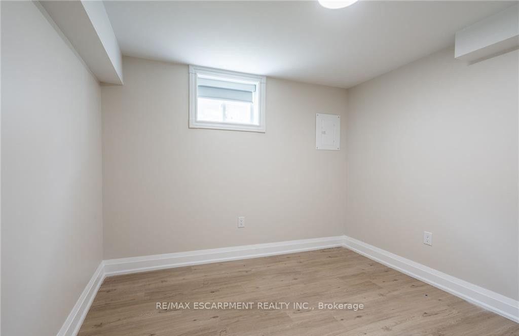 Photo 11 of Unit D, 80 Irene Avenue, Hamilton, Stoney Creek — HOMEH