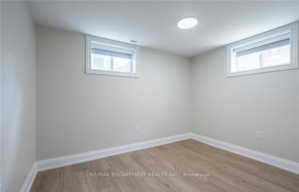 Photo 13 of Unit D, 80 Irene Avenue, Hamilton, Stoney Creek — HOMEH