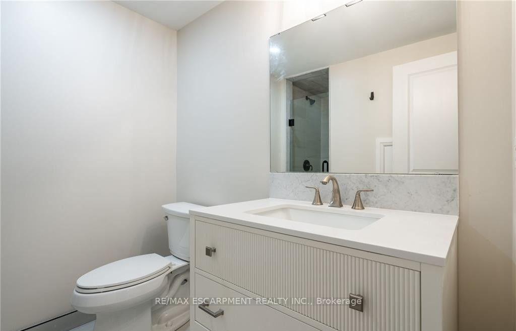 Photo 17 of Unit D, 80 Irene Avenue, Hamilton, Stoney Creek — HOMEH