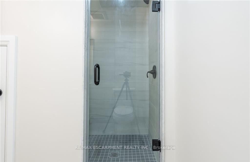 Photo 18 of Unit D, 80 Irene Avenue, Hamilton, Stoney Creek — HOMEH