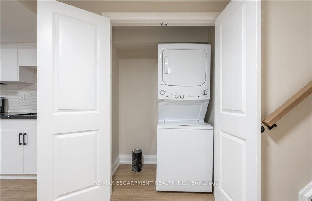 Photo 19 of Unit D, 80 Irene Avenue, Hamilton, Stoney Creek — HOMEH