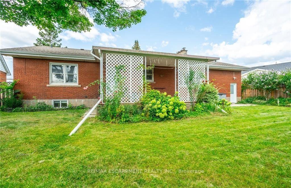 Photo 20 of Unit D, 80 Irene Avenue, Hamilton, Stoney Creek — HOMEH