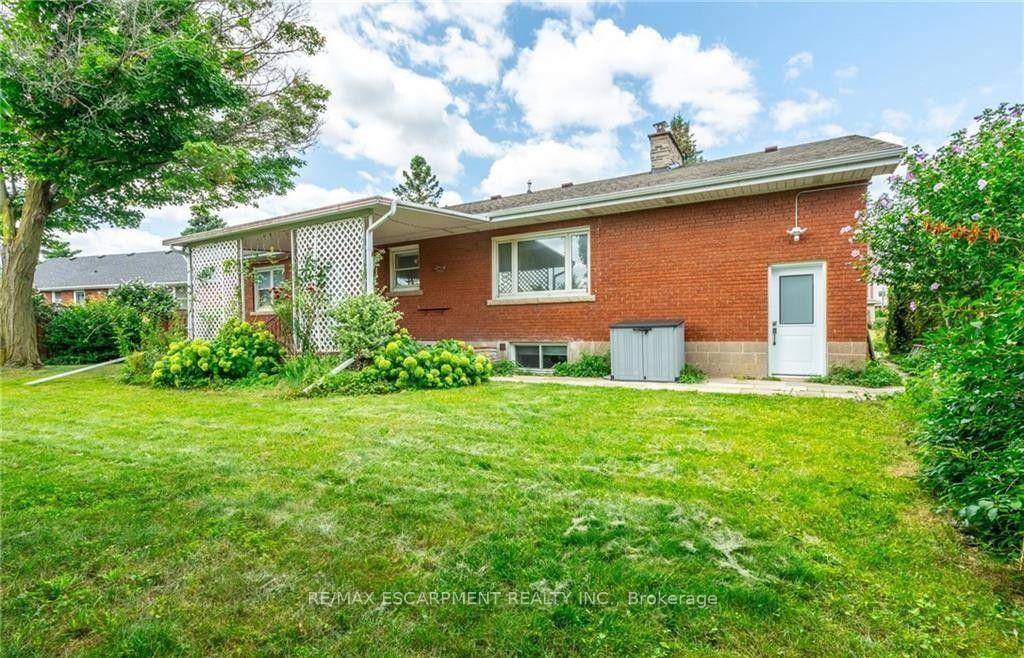 Photo 21 of Unit D, 80 Irene Avenue, Hamilton, Stoney Creek — HOMEH