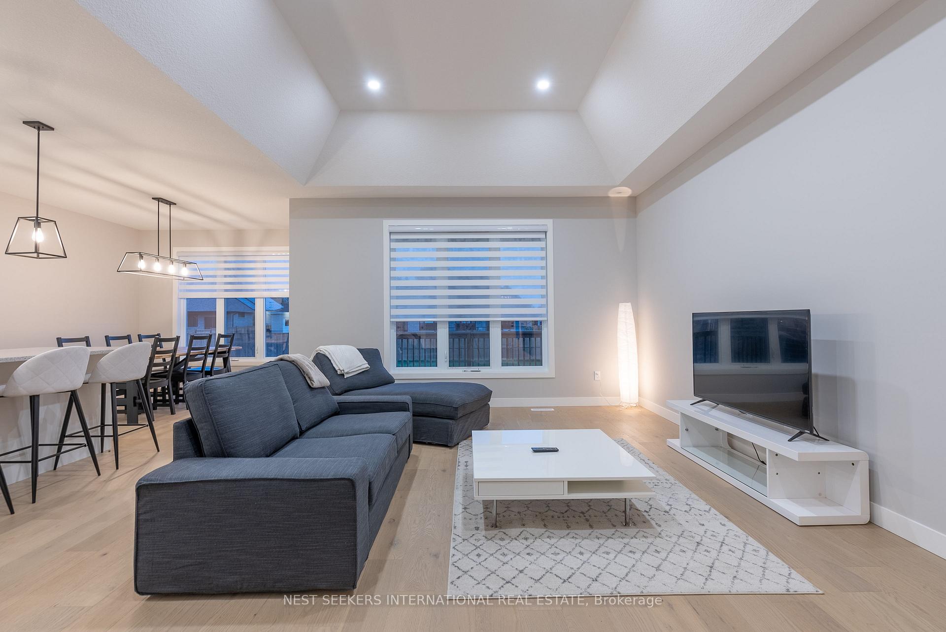 Photo 3 of 144 Foxborough Place, Thames Centre, Thorndale — HOMEH