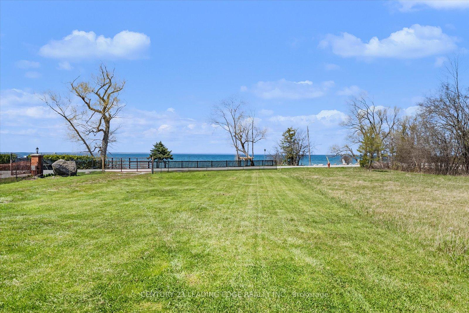 Photo 2 of 415 Lake Drive E, Georgina, Historic Lakeshore Communities — HOMEH