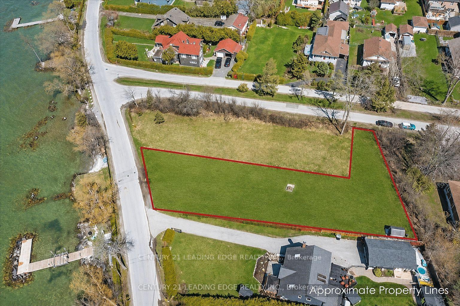 Photo 3 of 415 Lake Drive E, Georgina, Historic Lakeshore Communities — HOMEH