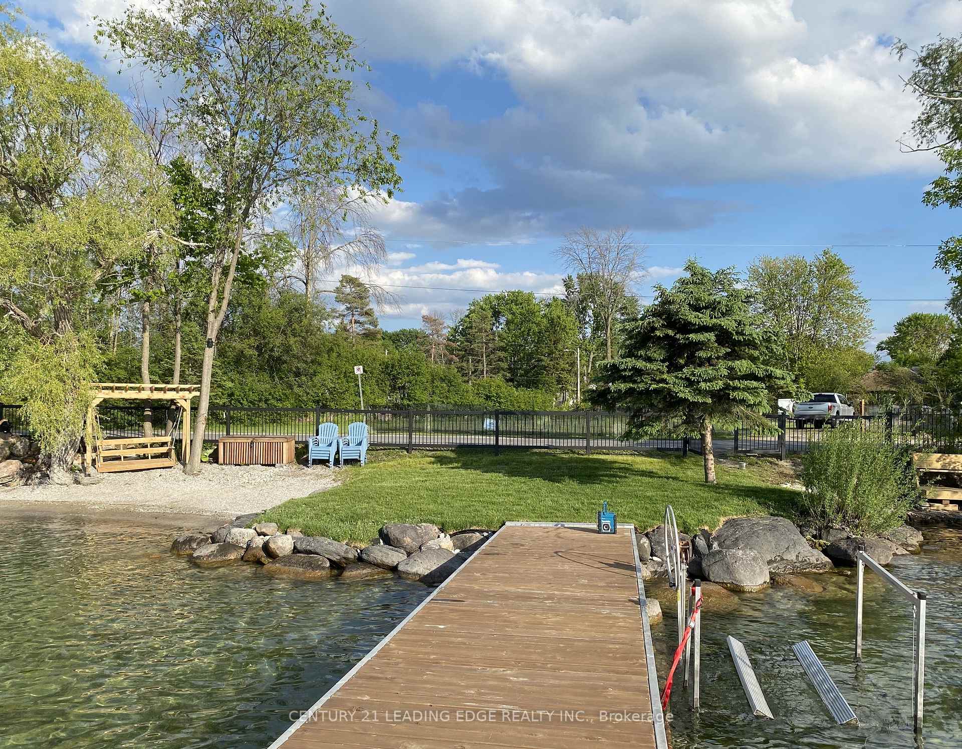 Photo 10 of 415 Lake Drive E, Georgina, Historic Lakeshore Communities — HOMEH