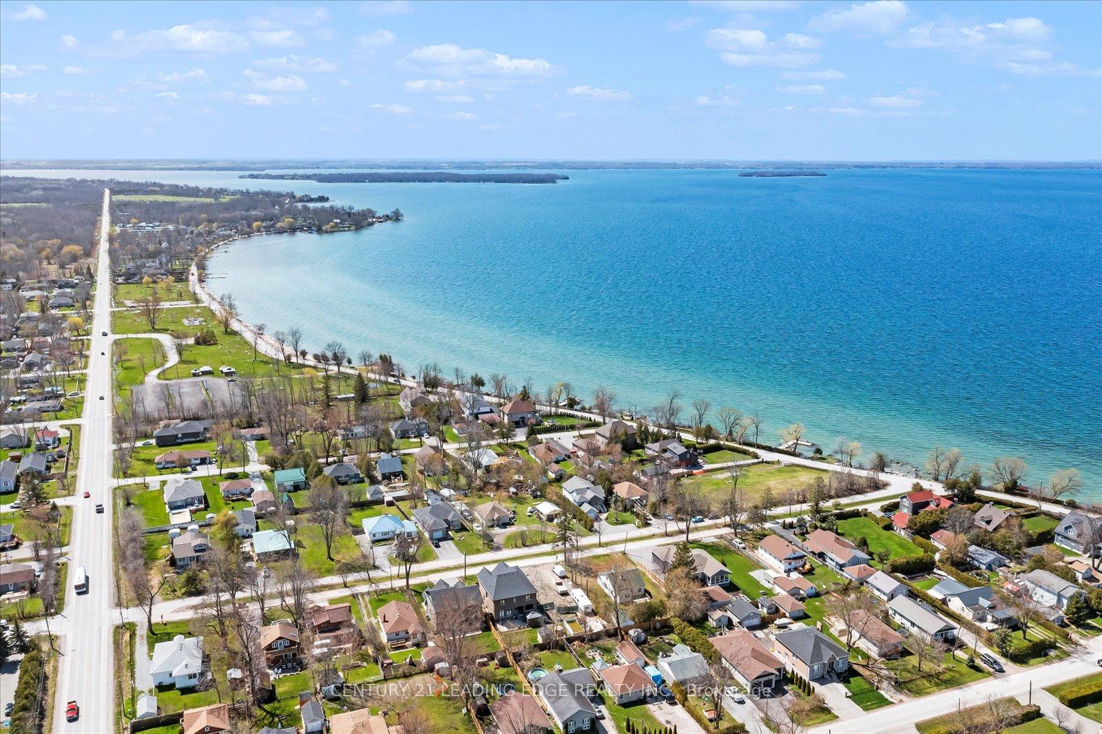 Photo 11 of 415 Lake Drive E, Georgina, Historic Lakeshore Communities — HOMEH
