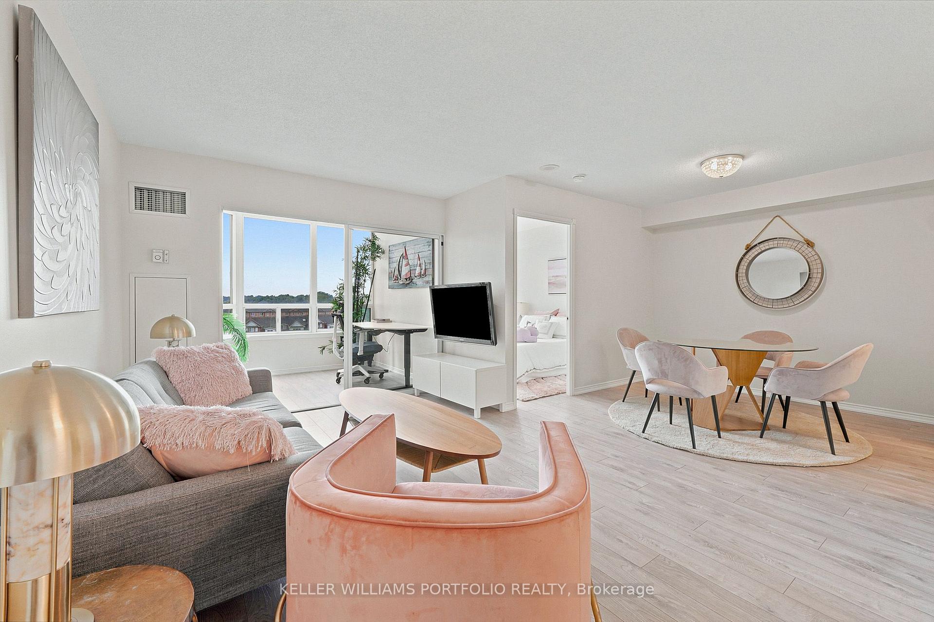Front of Unit 605, 135 Hillcrest Avenue