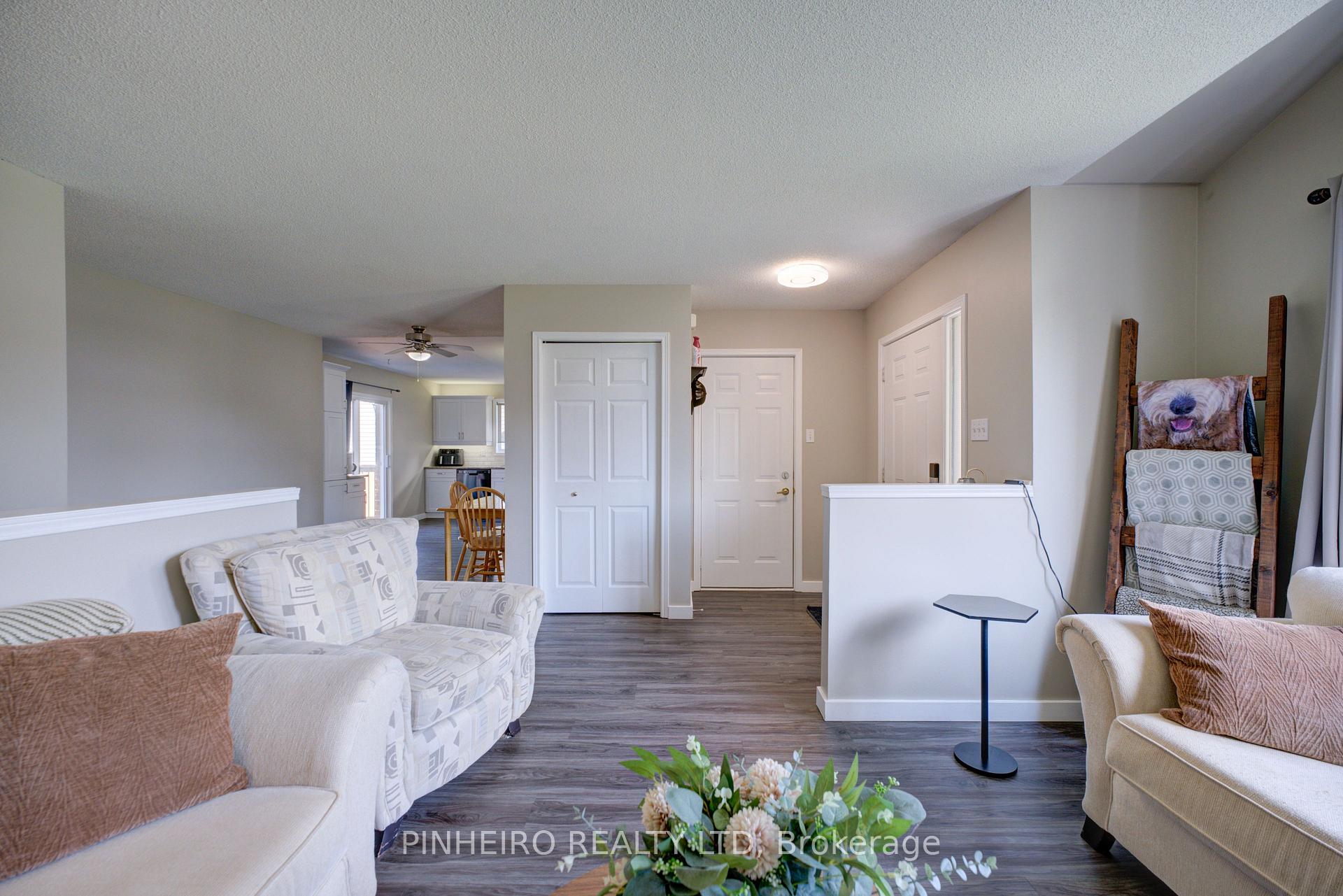 Photo 7 of 42 Hickory Boulevard W, Strathroy-Caradoc, SE — HOMEH