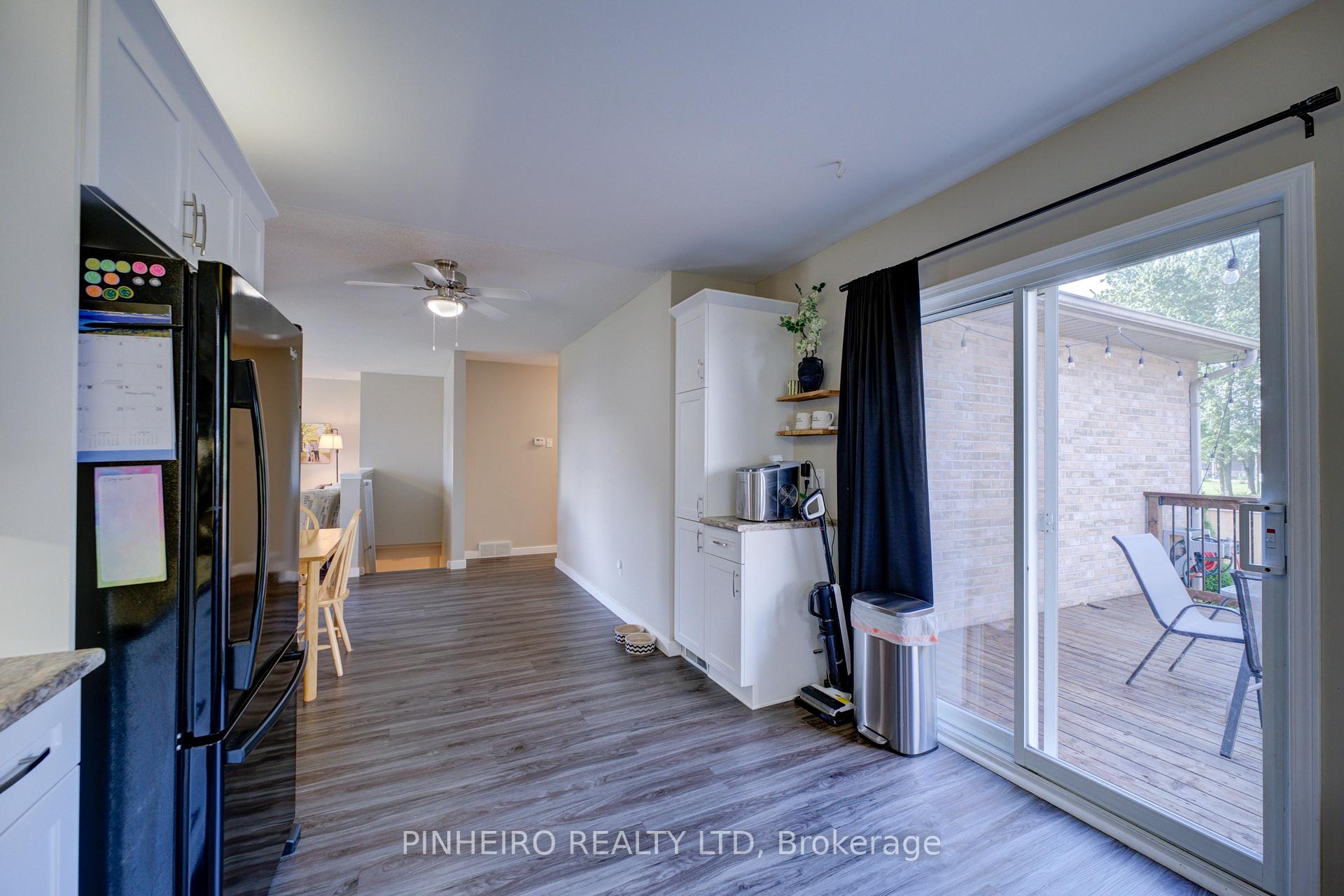 Photo 12 of 42 Hickory Boulevard W, Strathroy-Caradoc, SE — HOMEH