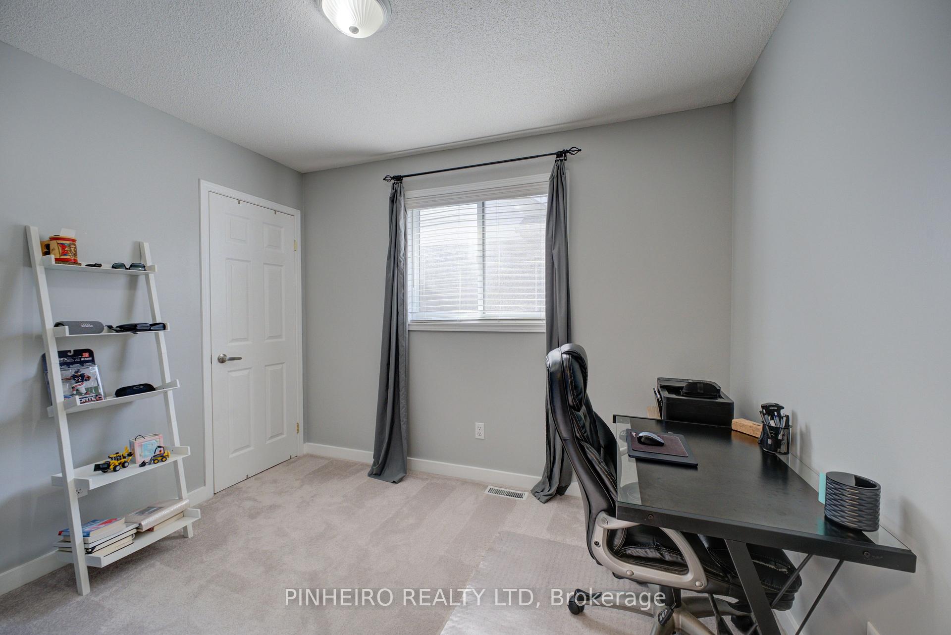 Photo 20 of 42 Hickory Boulevard W, Strathroy-Caradoc, SE — HOMEH