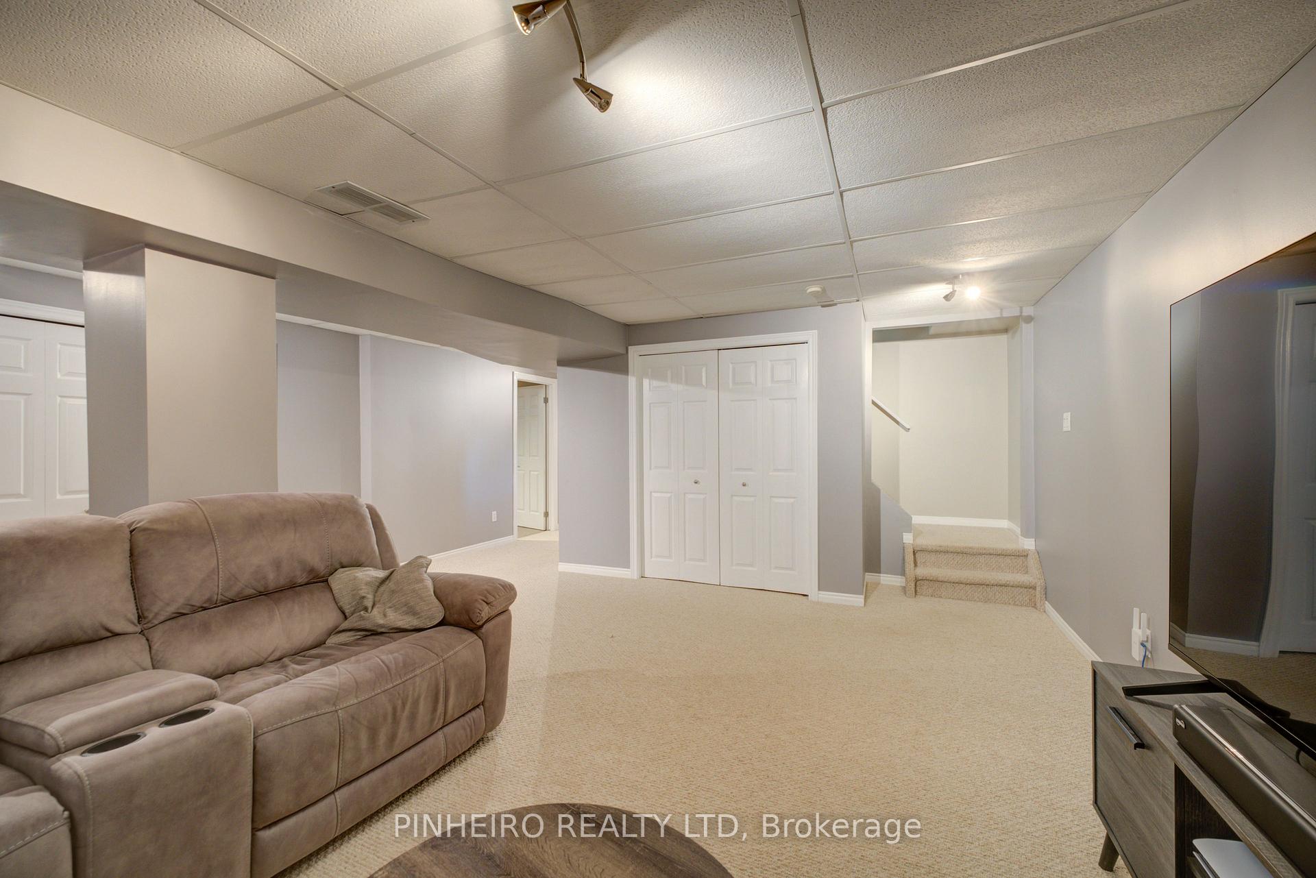 Photo 27 of 42 Hickory Boulevard W, Strathroy-Caradoc, SE — HOMEH