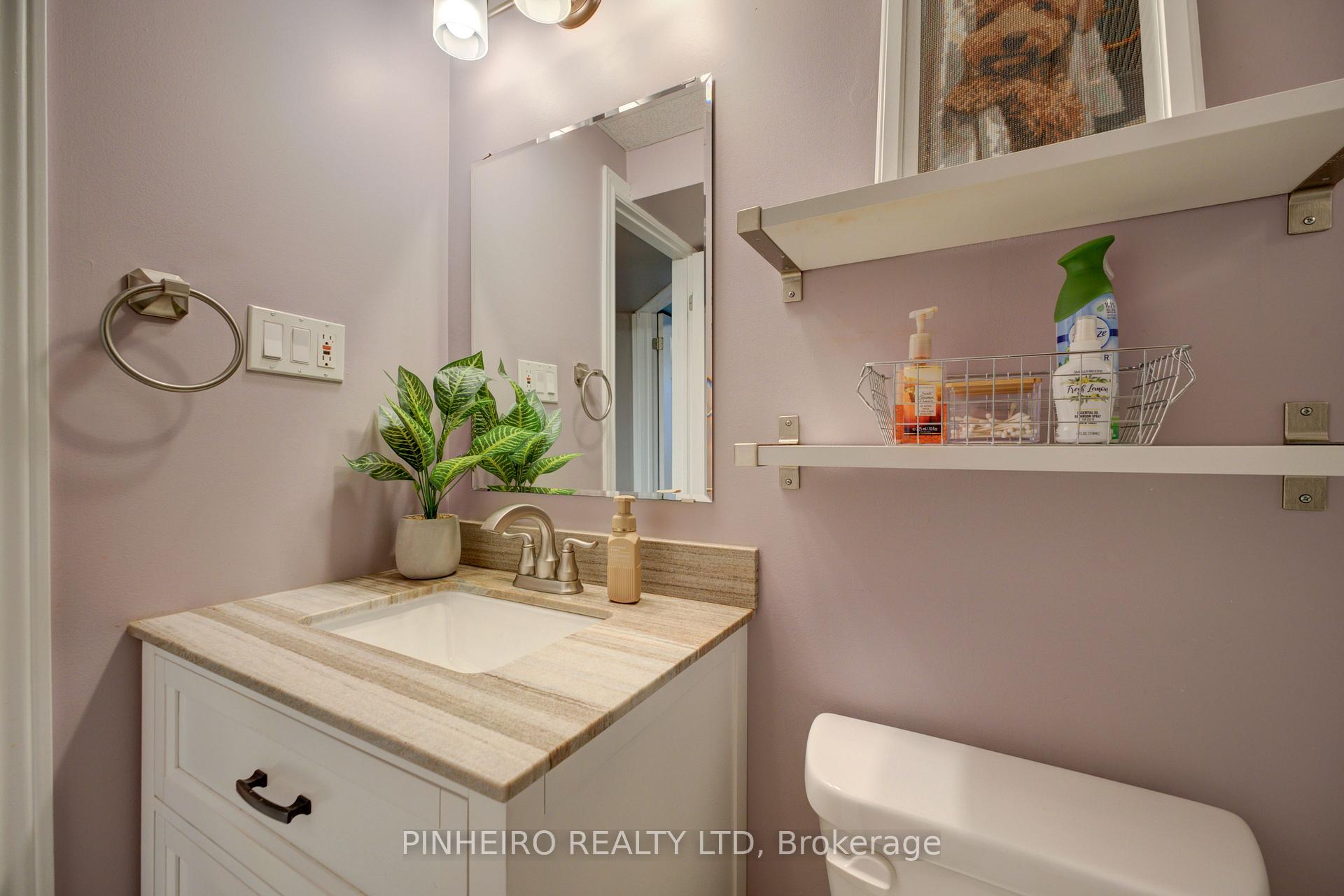 Photo 29 of 42 Hickory Boulevard W, Strathroy-Caradoc, SE — HOMEH