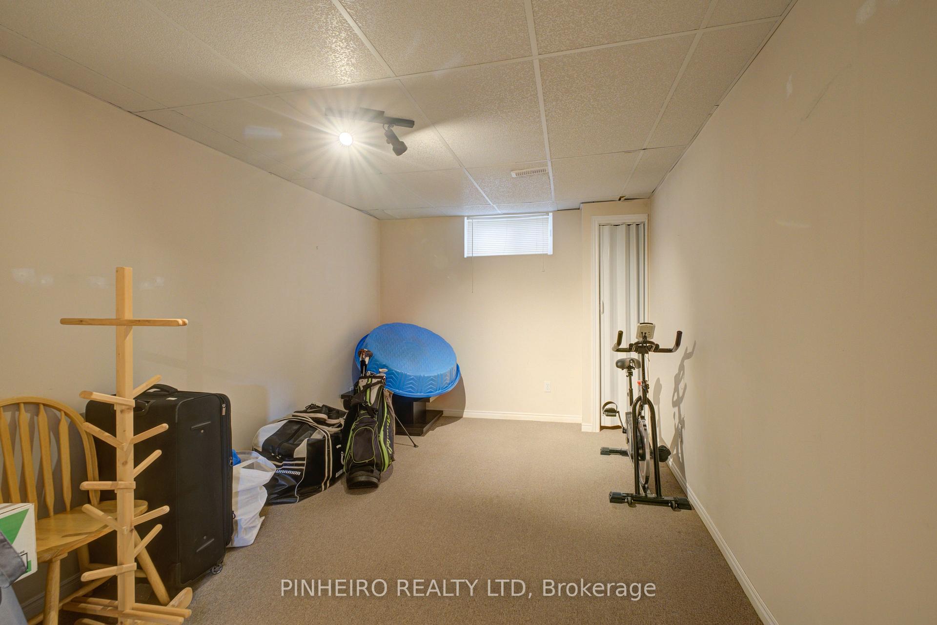 Photo 30 of 42 Hickory Boulevard W, Strathroy-Caradoc, SE — HOMEH
