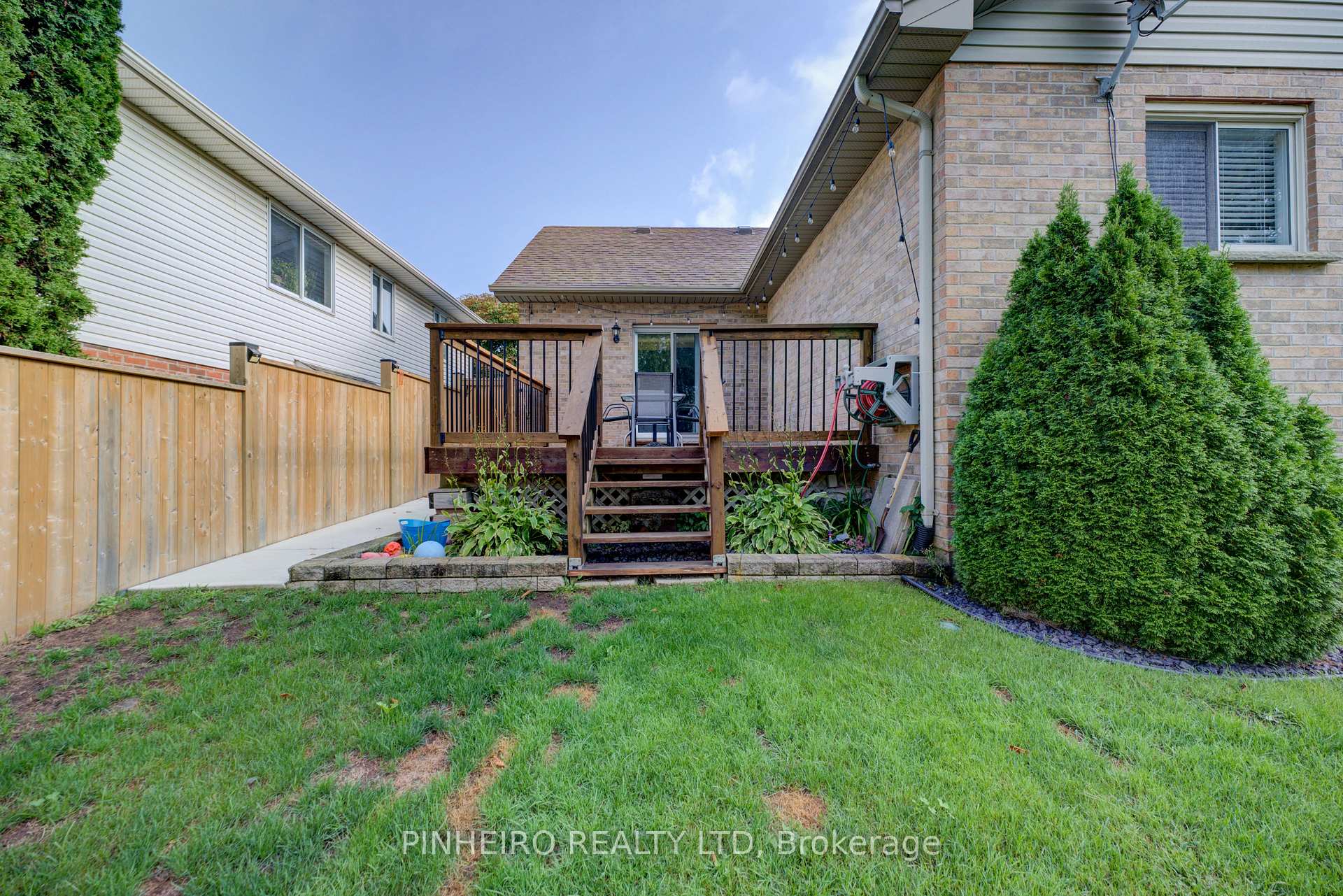 Photo 37 of 42 Hickory Boulevard W, Strathroy-Caradoc, SE — HOMEH