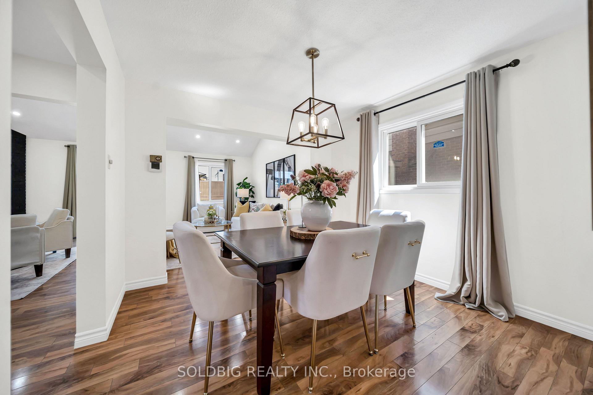 Photo 8 of 76 Banting Crescent, Brampton, Fletcher's West — HOMEH