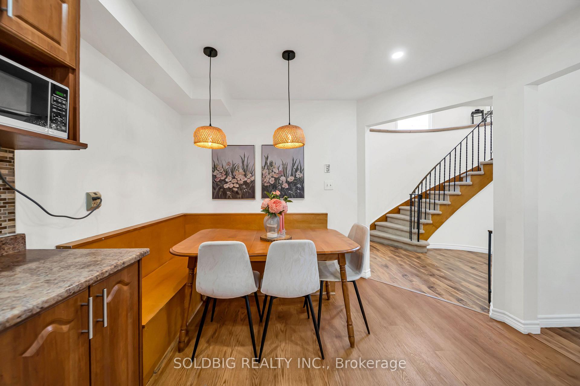 Photo 12 of 76 Banting Crescent, Brampton, Fletcher's West — HOMEH
