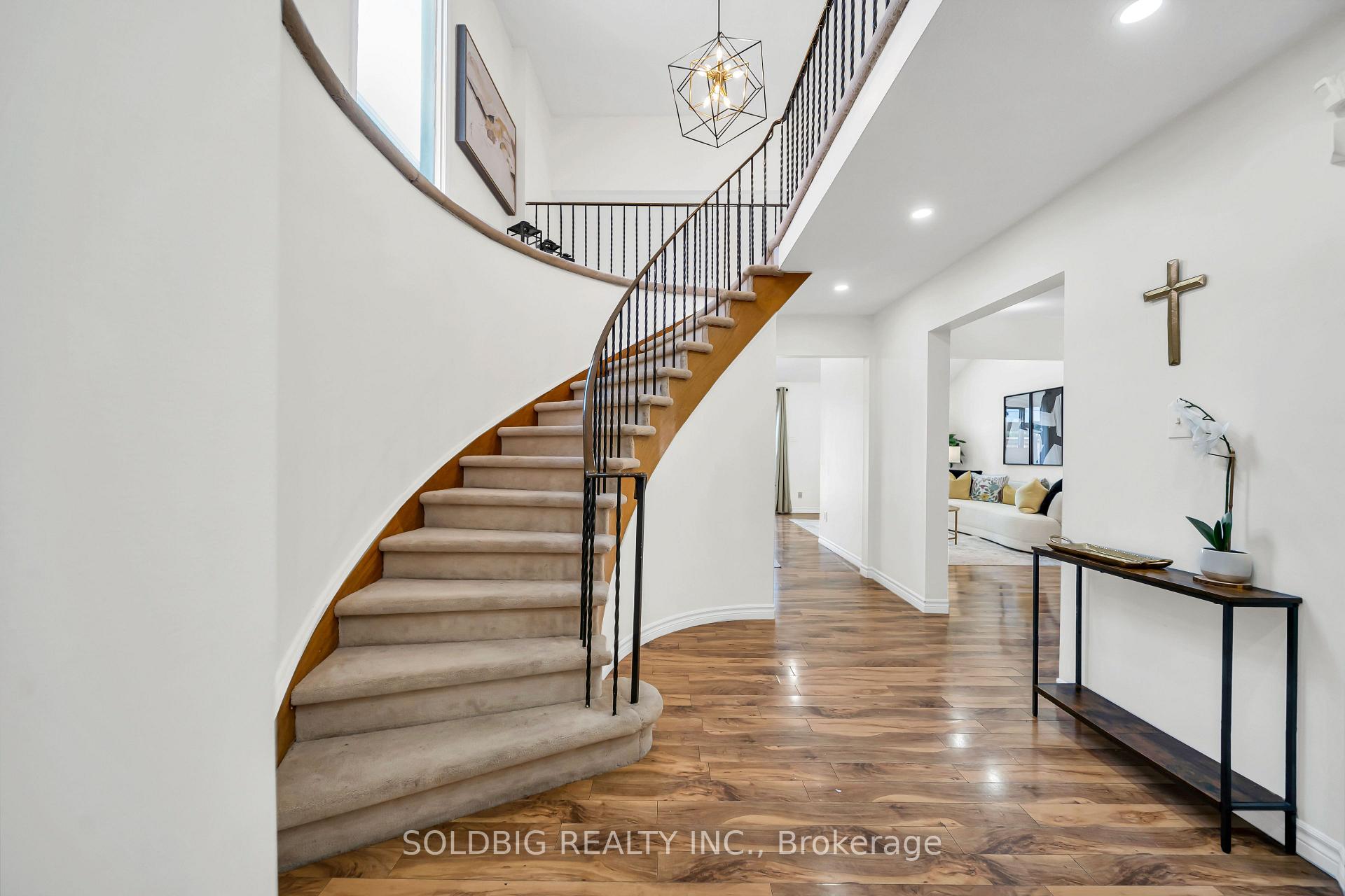 Photo 13 of 76 Banting Crescent, Brampton, Fletcher's West — HOMEH