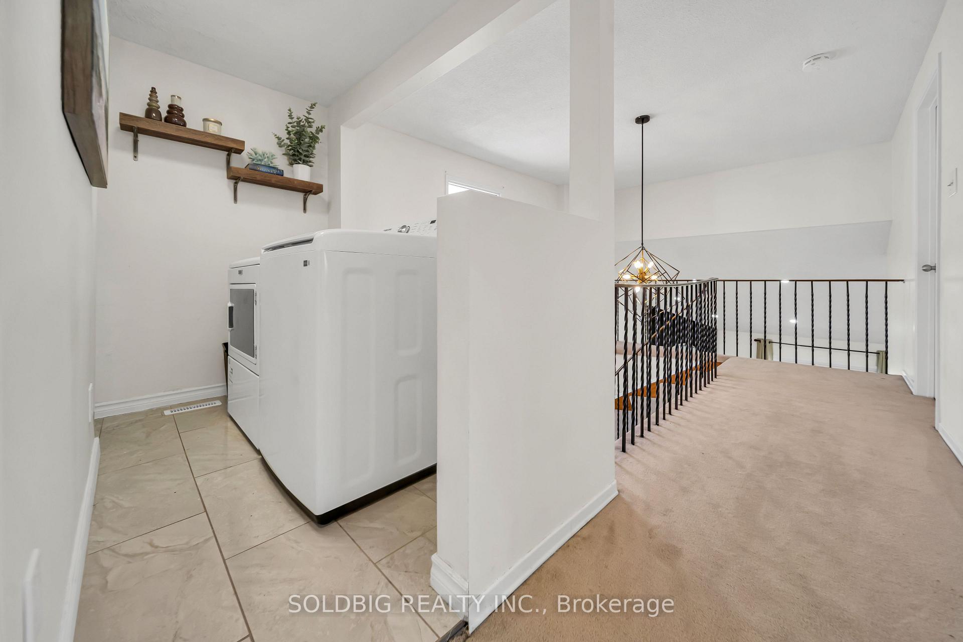 Photo 16 of 76 Banting Crescent, Brampton, Fletcher's West — HOMEH
