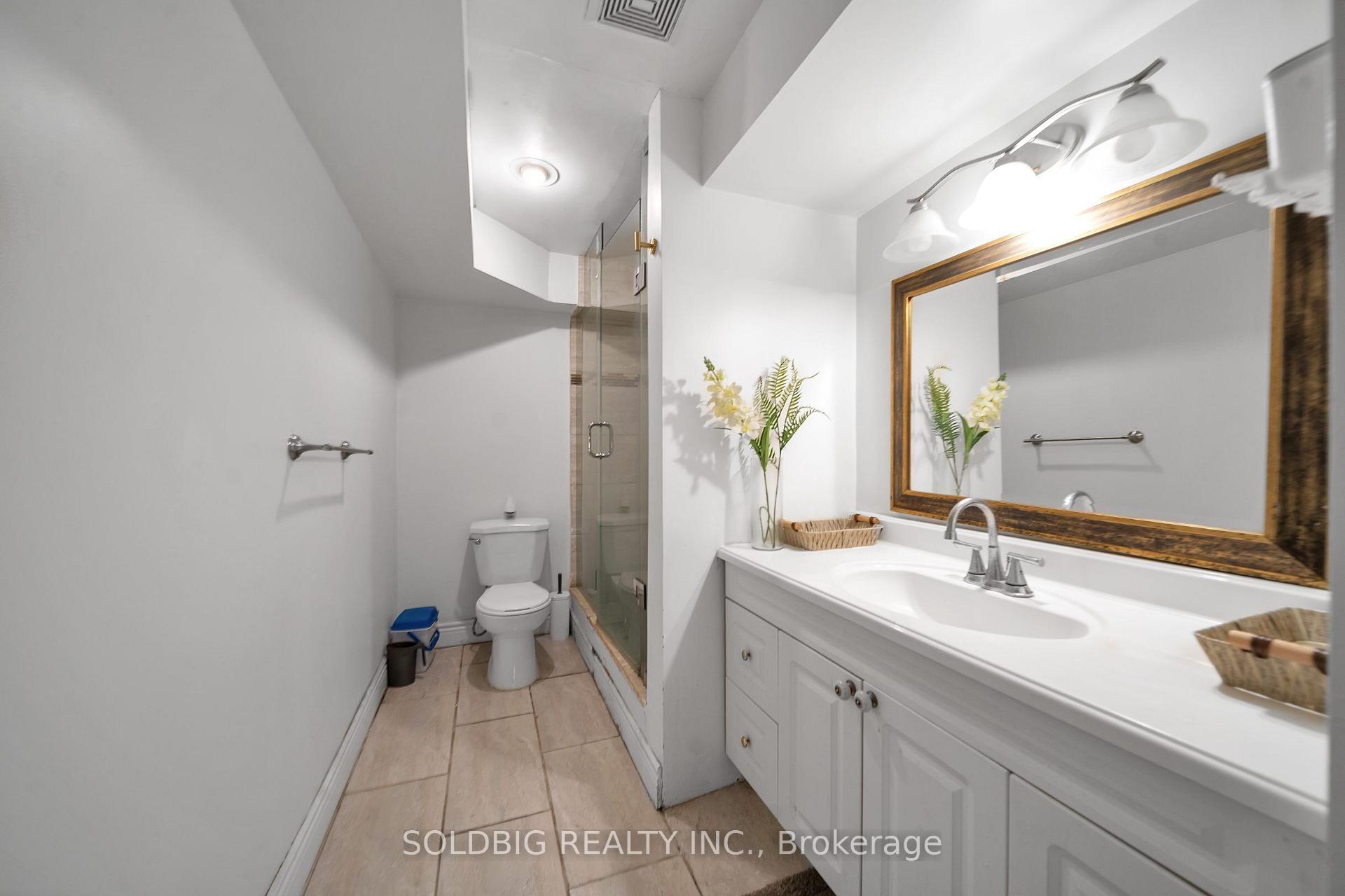Photo 22 of 76 Banting Crescent, Brampton, Fletcher's West — HOMEH