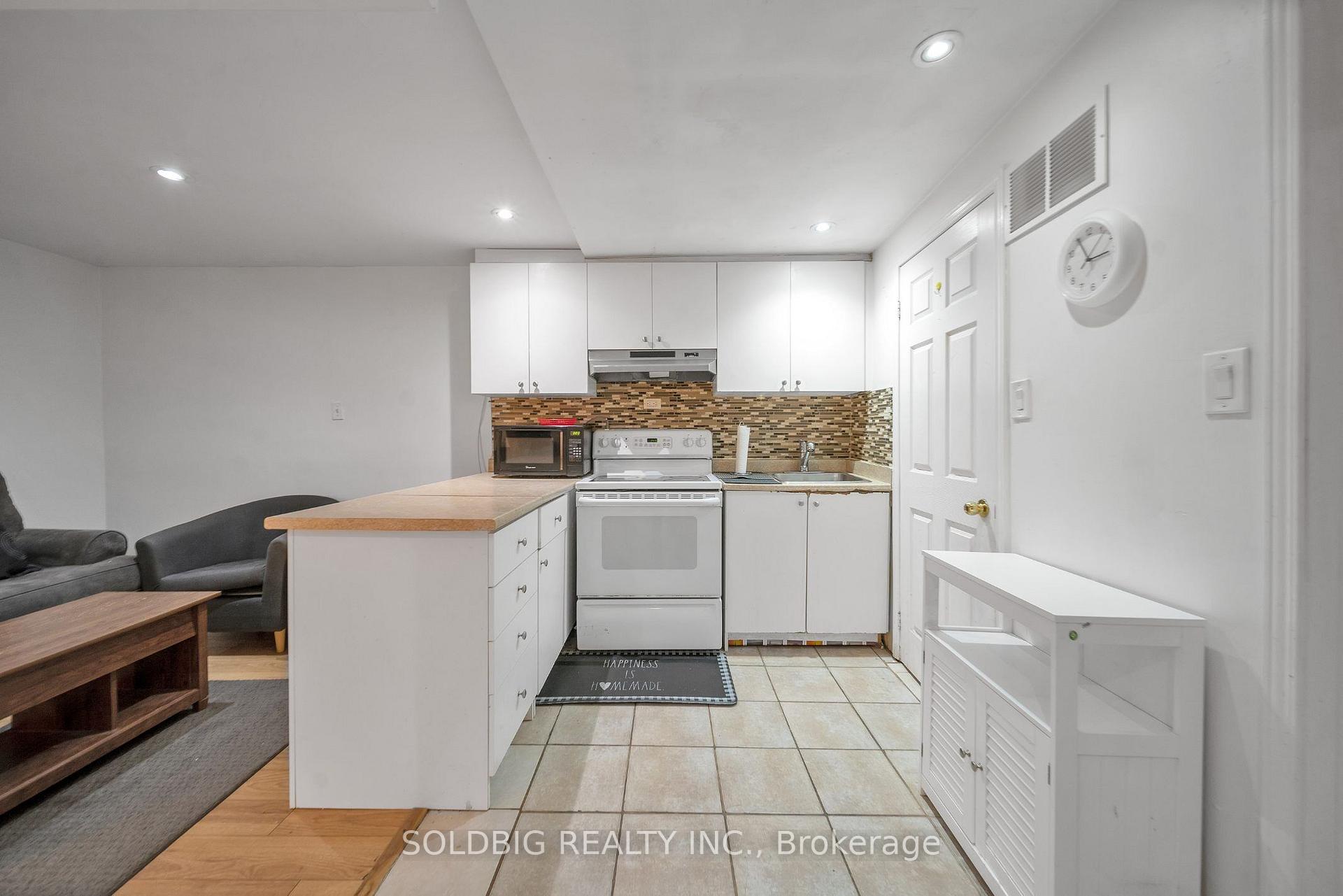 Photo 24 of 76 Banting Crescent, Brampton, Fletcher's West — HOMEH