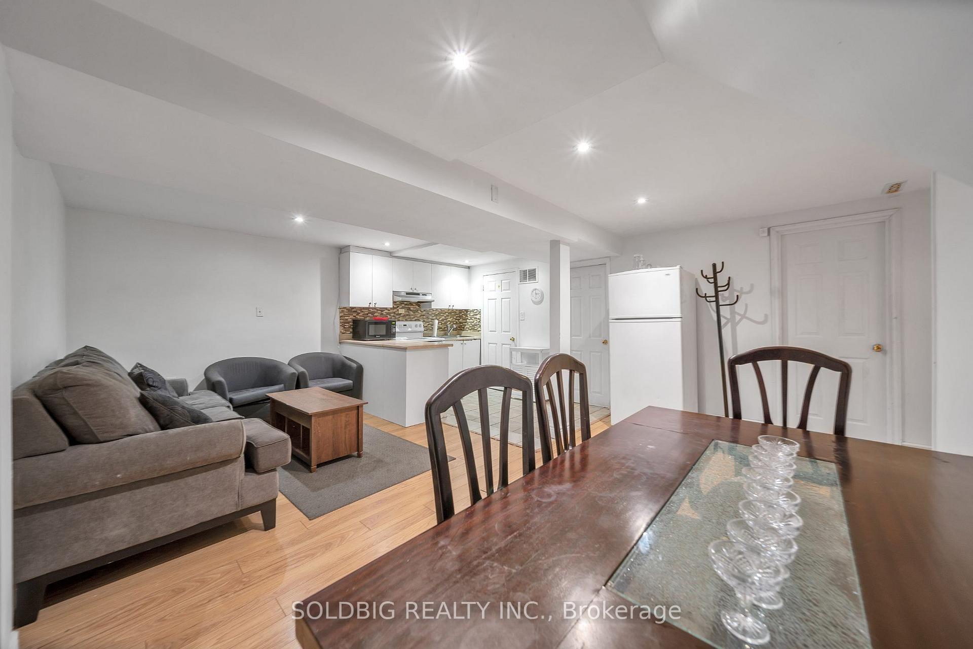 Photo 25 of 76 Banting Crescent, Brampton, Fletcher's West — HOMEH