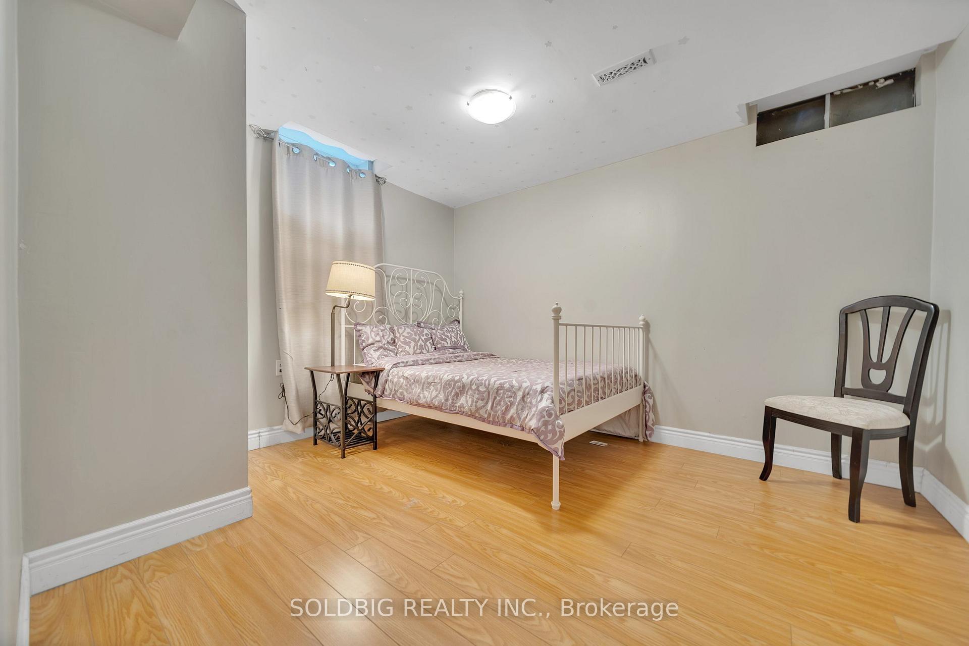 Photo 27 of 76 Banting Crescent, Brampton, Fletcher's West — HOMEH