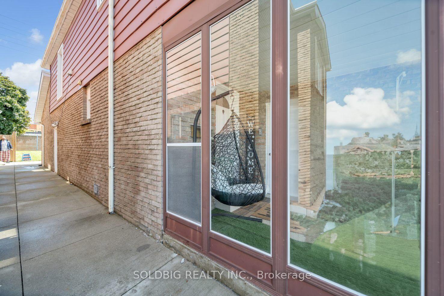 Photo 29 of 76 Banting Crescent, Brampton, Fletcher's West — HOMEH