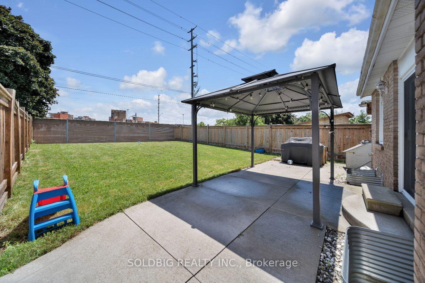 Photo 30 of 76 Banting Crescent, Brampton, Fletcher's West — HOMEH