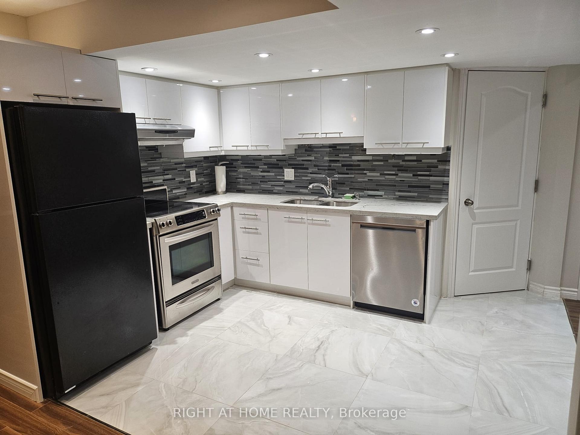 Photo 5 of Unit Basement, 58 Stemmle Drive, Aurora, Aurora Highlands — HOMEH