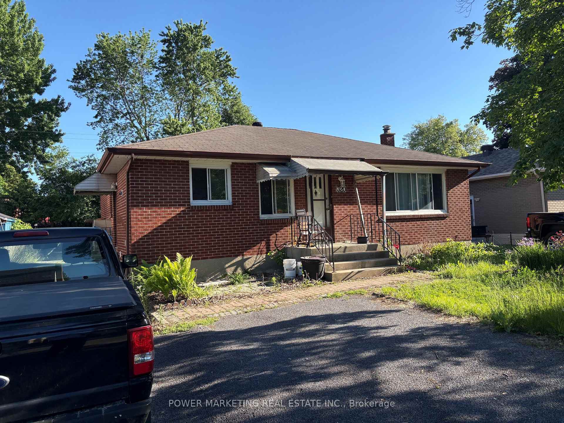 Photo of 320 Fullerton Avenue